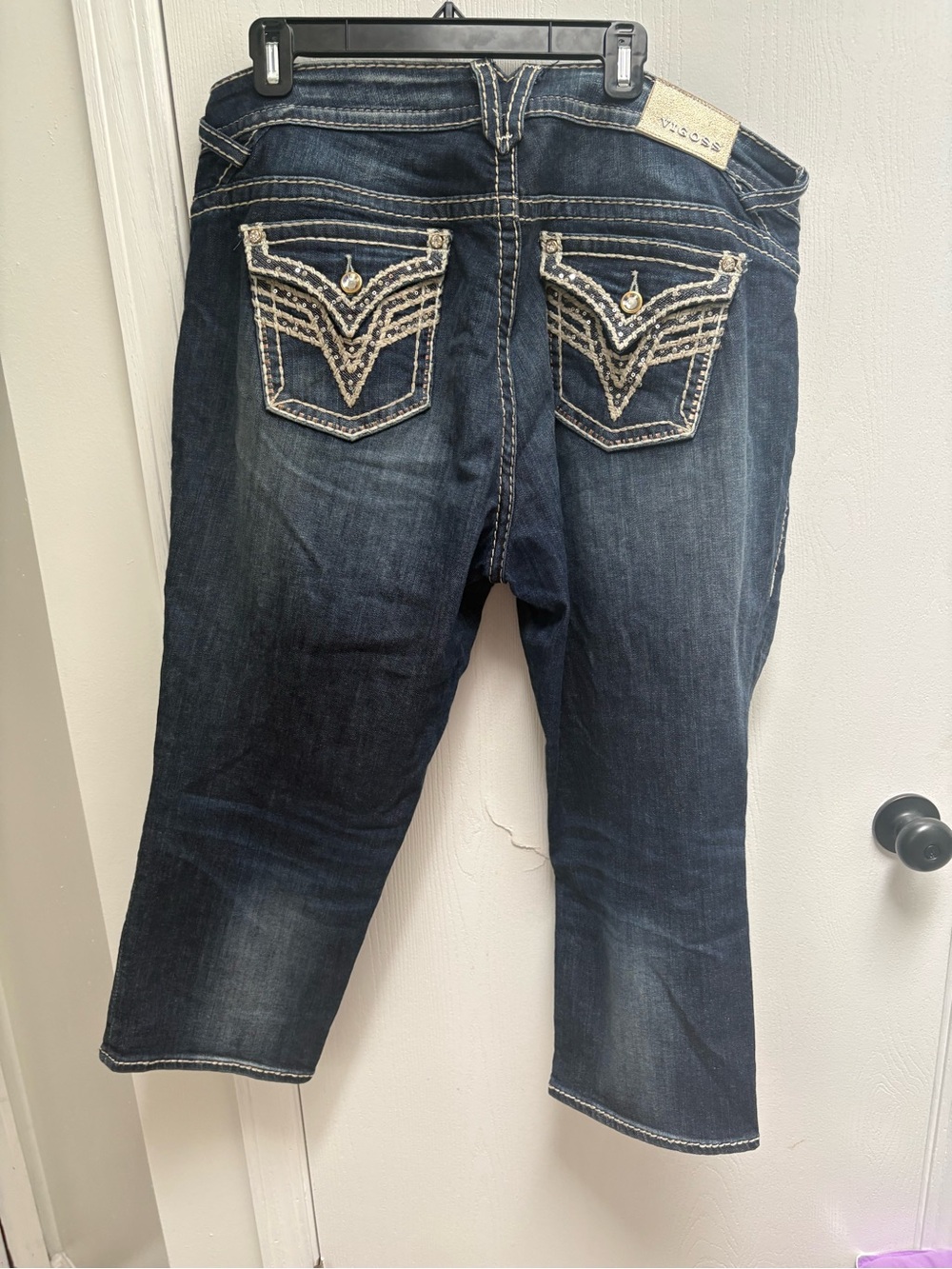 Vigoss Dark Blue Cropped Jeans with Embroidered Back Pockets